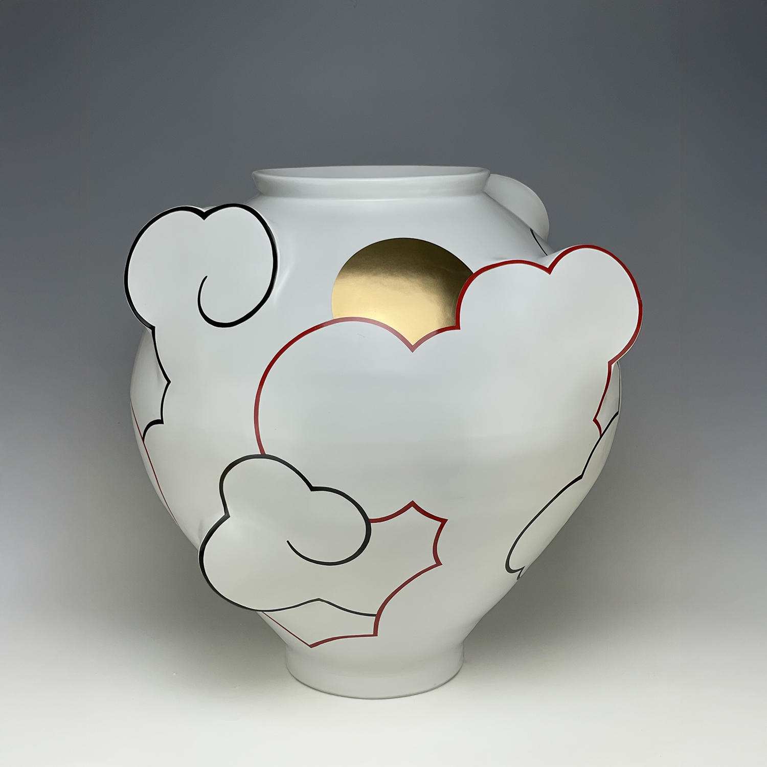 1_Chung_Cloud Moon Jar with Sun_Porcelain_2025 16th Annual Ceramic Arts Lecture at the Everson Museum of Art featuring Sam Chung.